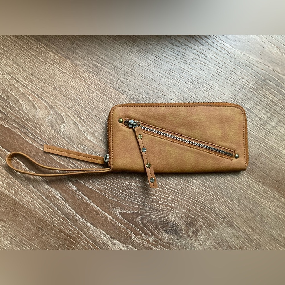 Like New Vegan Free People Brown Wristlet Purse Wallet NWOT